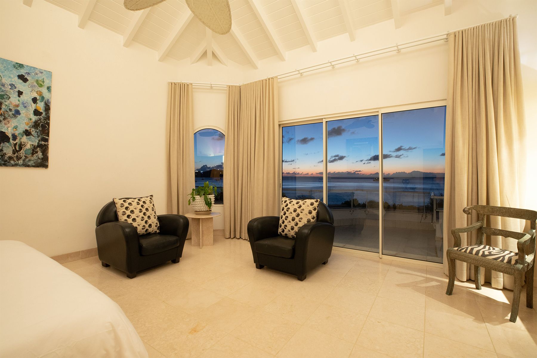Sitting area for bedroom 4