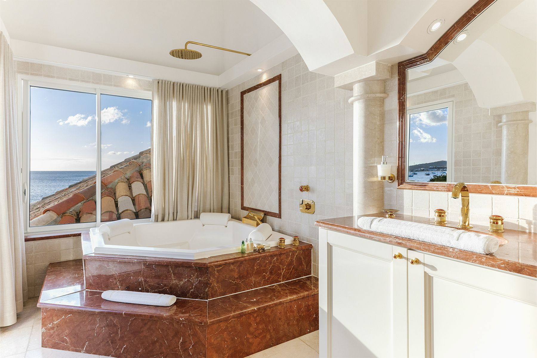 Ensuite