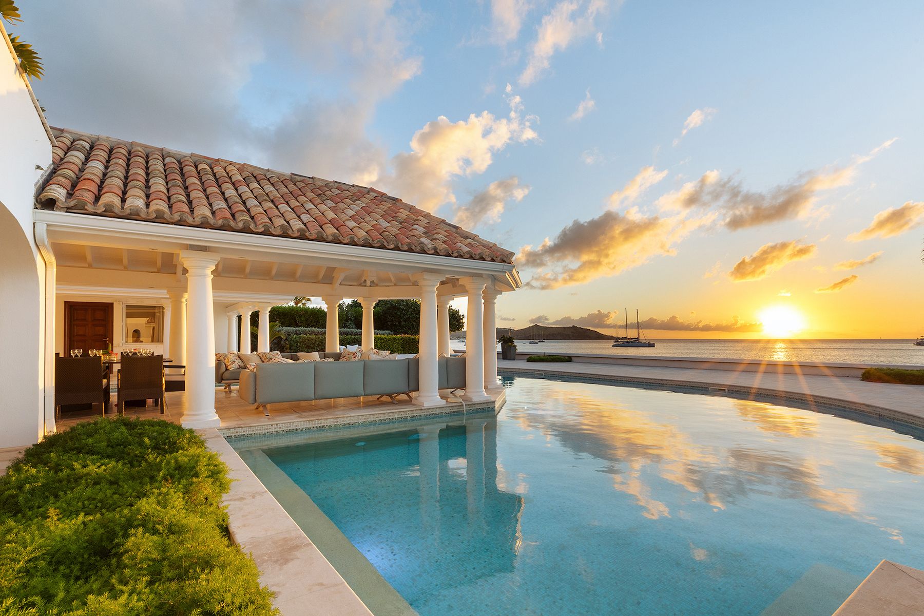 Petite Plage 4 Villa villa photo.