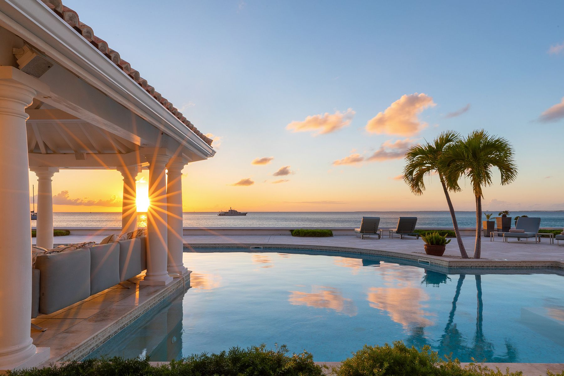 Petite Plage 4 Villa villa photo.