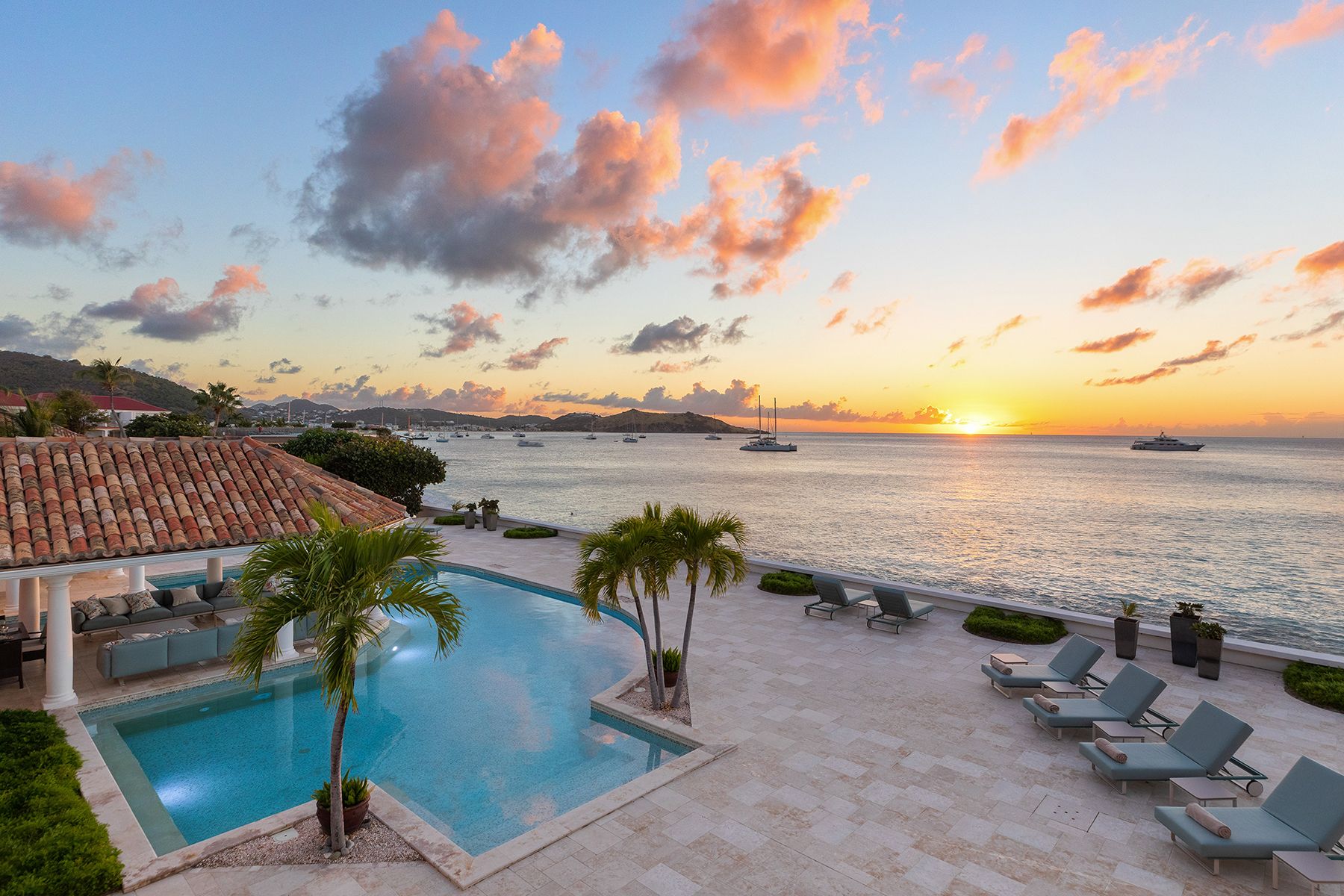 Petite Plage 4 Villa villa photo.