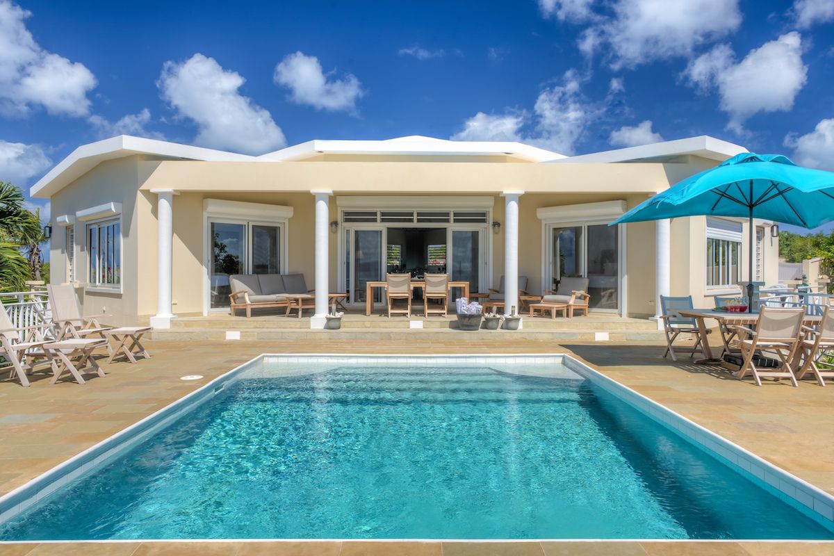 A beautiful private pool and patio area