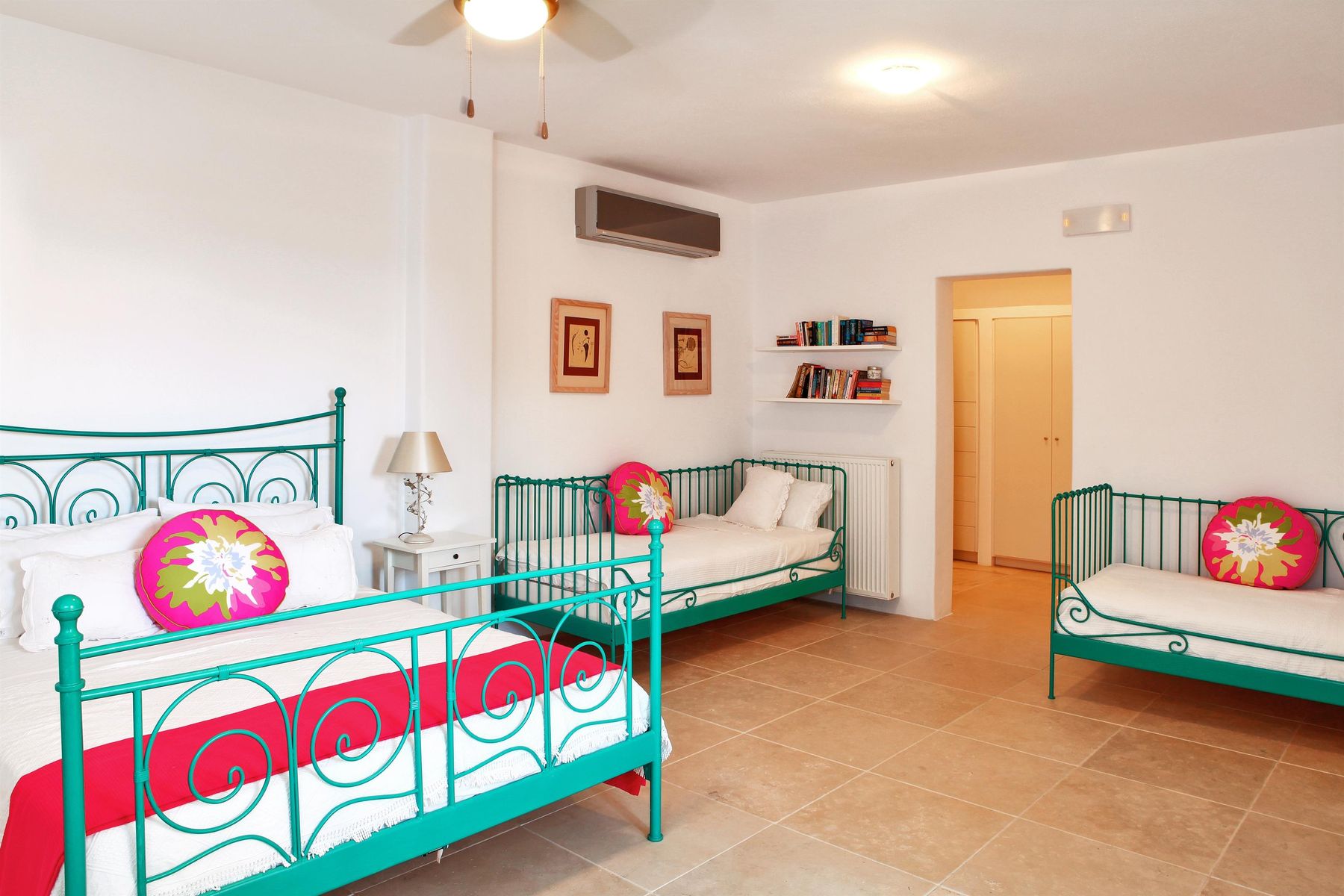 Cachette villa photo.