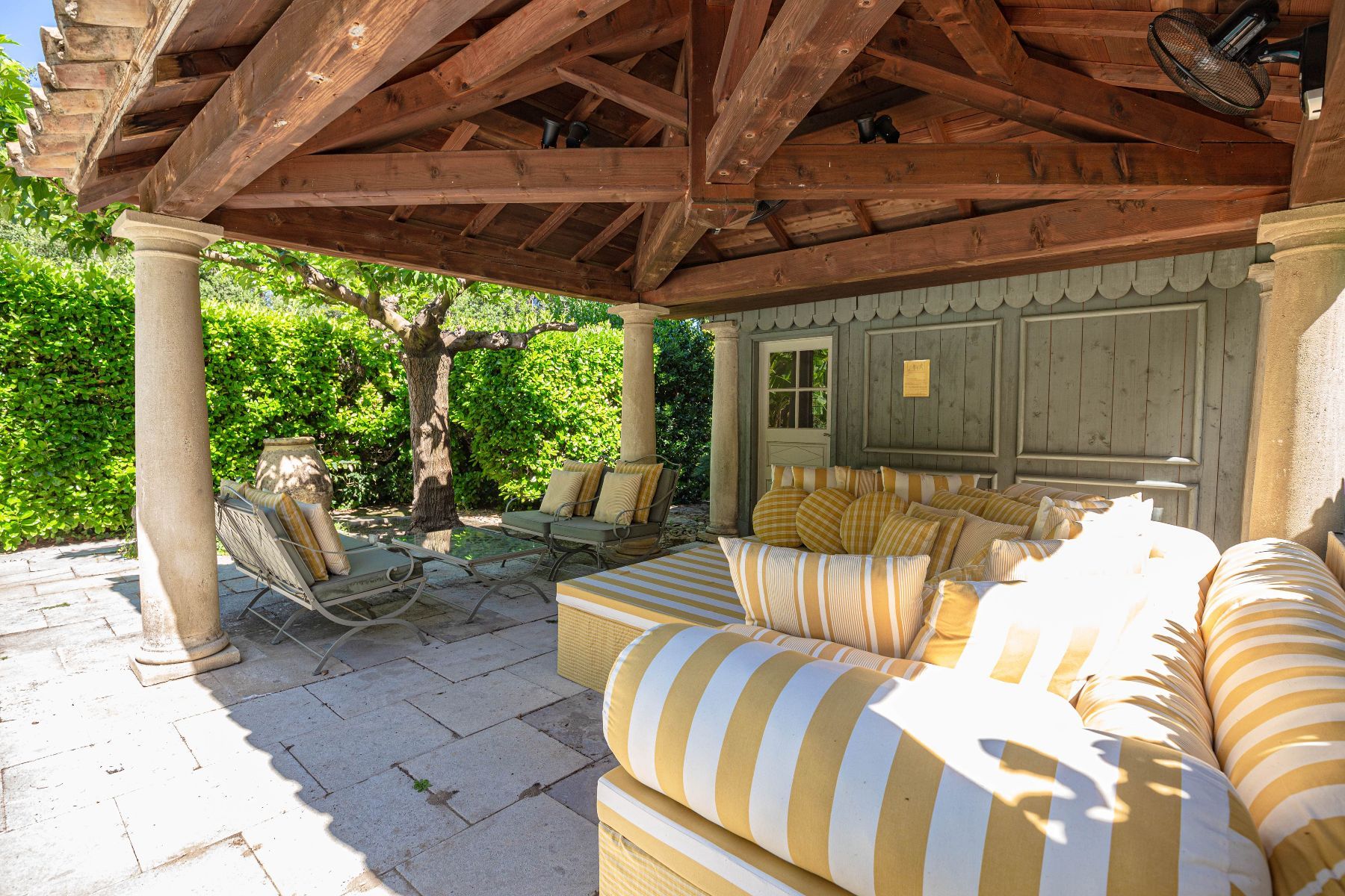 Mas du Calanquet villa photo.