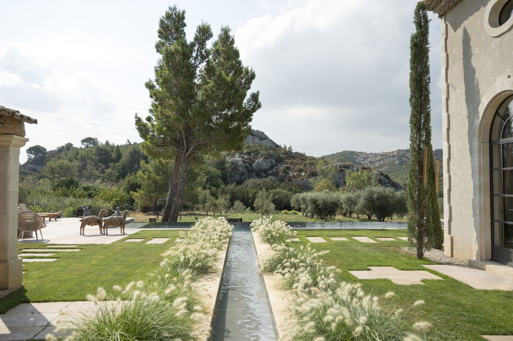 Bastide de la Montagnette villa photo.