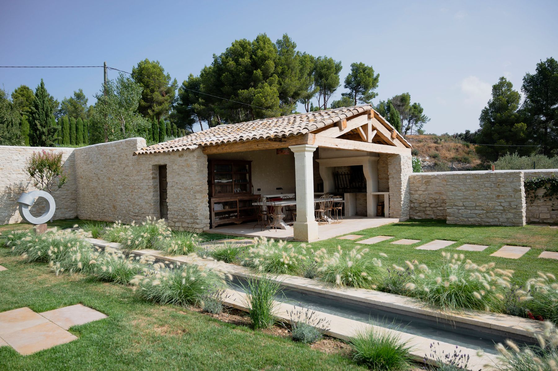 Bastide de la Montagnette villa photo.