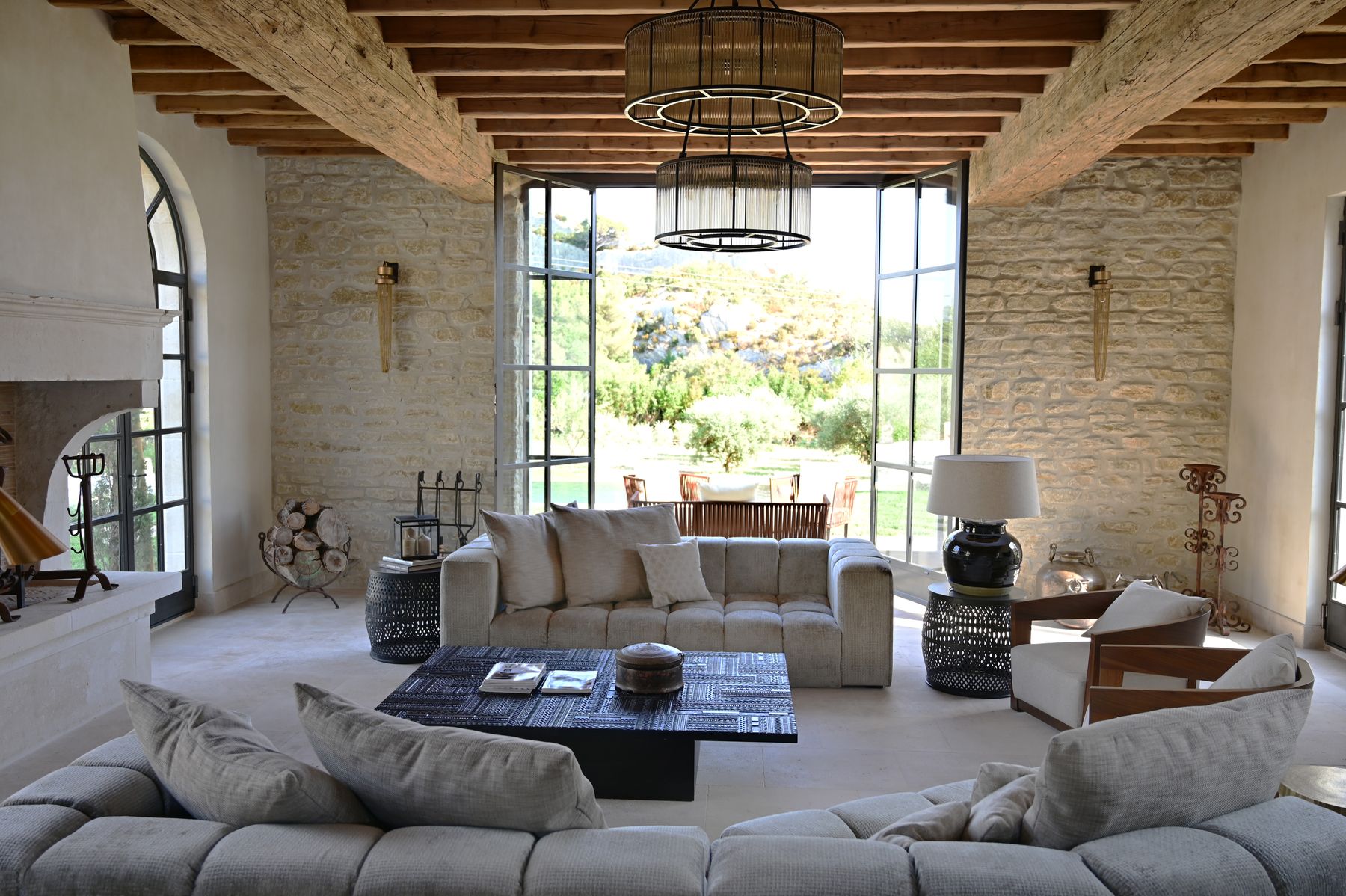 Bastide de la Montagnette villa photo.