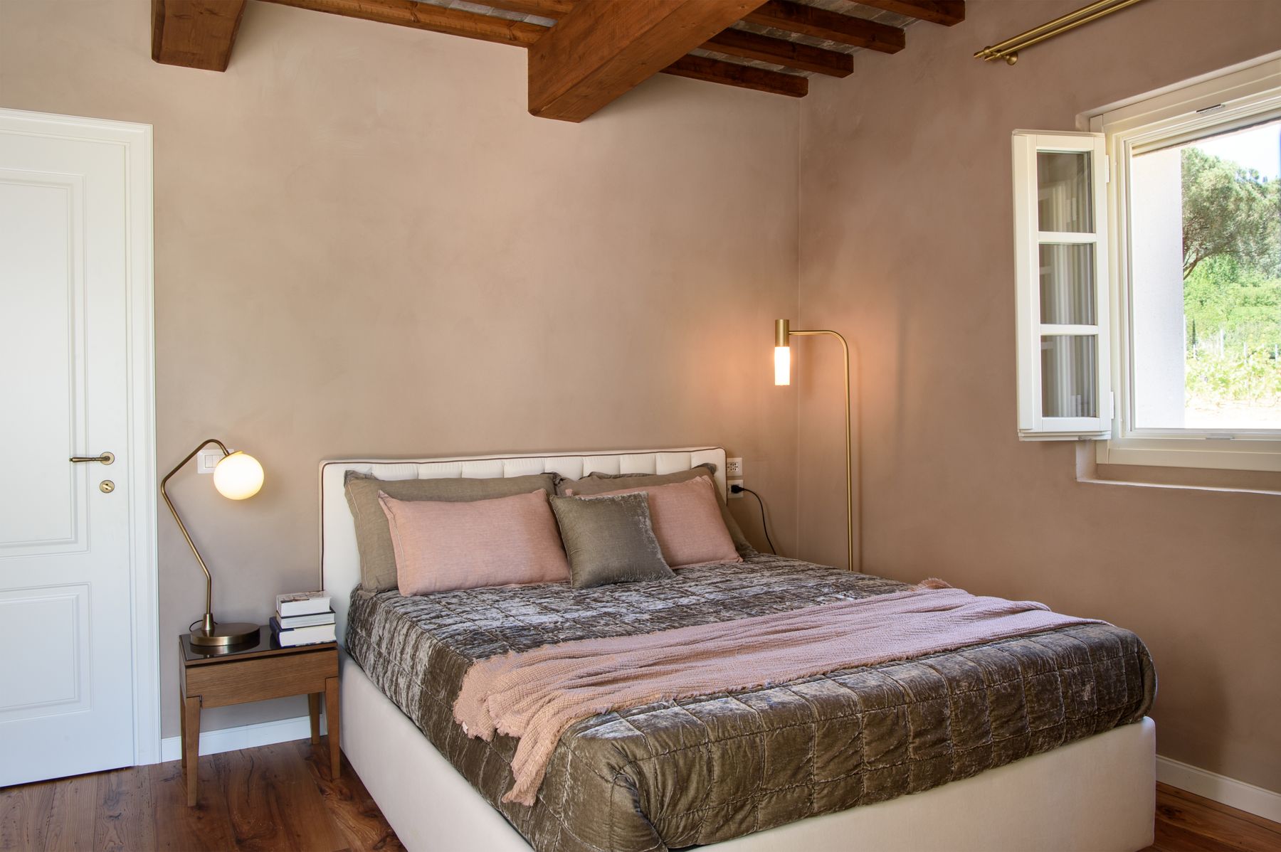 Colline villa photo.
