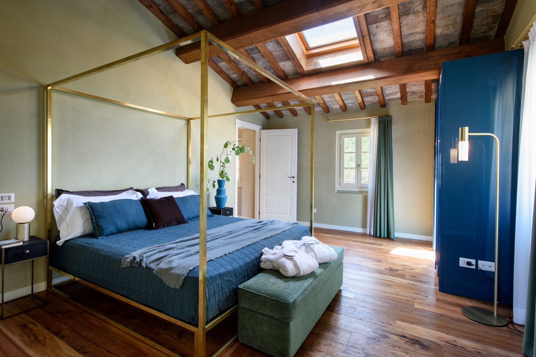 Colline villa photo.