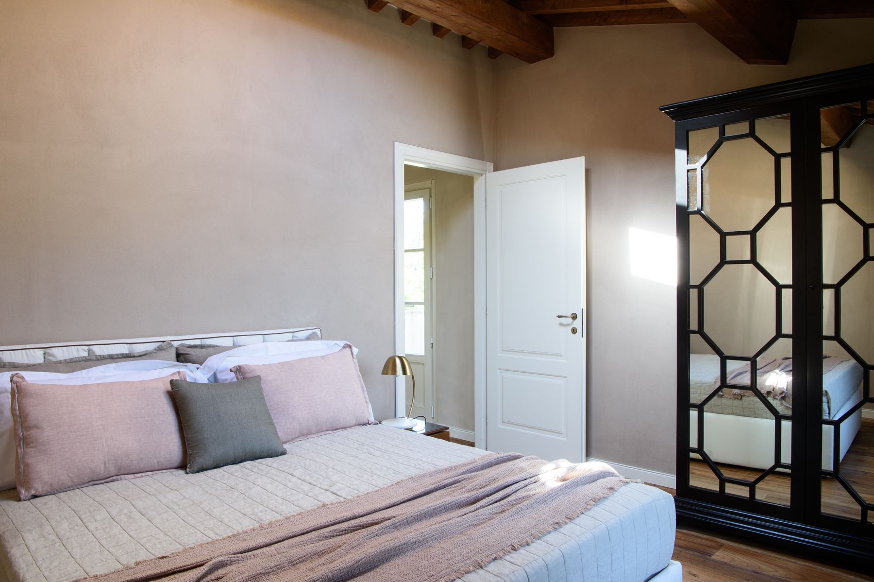 Colline villa photo.