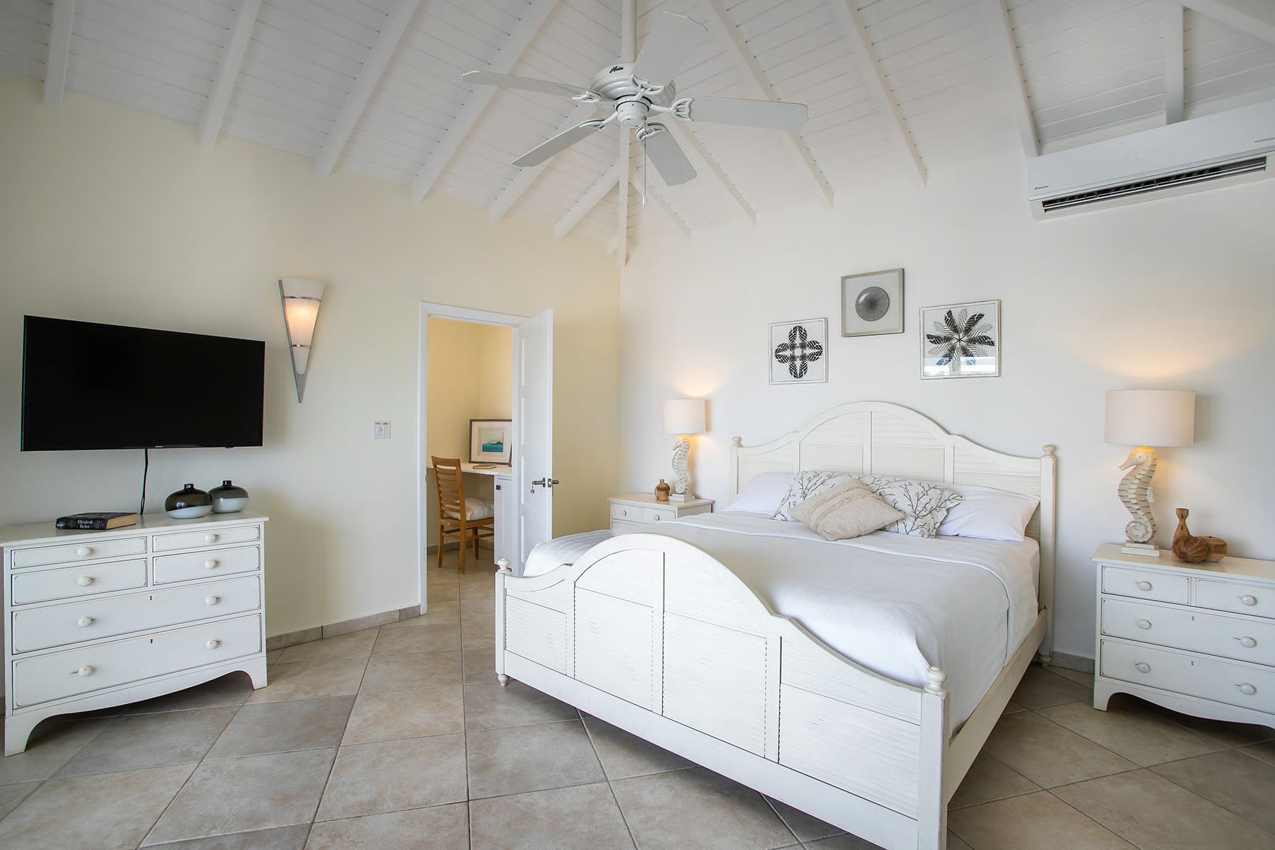 Nid d'Amour Villa villa photo.
