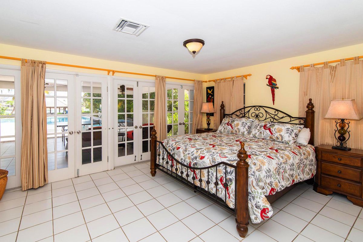 Cottage bedroom