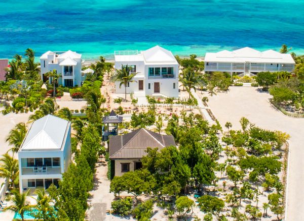 Coriander Cottage is in Turtle Cove and has great access to Grace Bay Beach right on Smiths Reef 