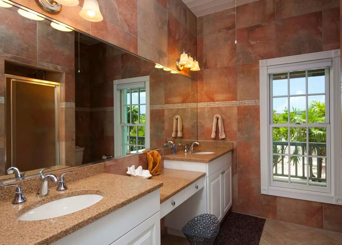 En suite bathroom