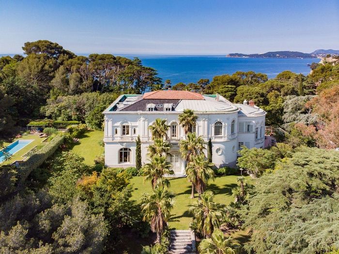 Villa Napoleon III villa photo.
