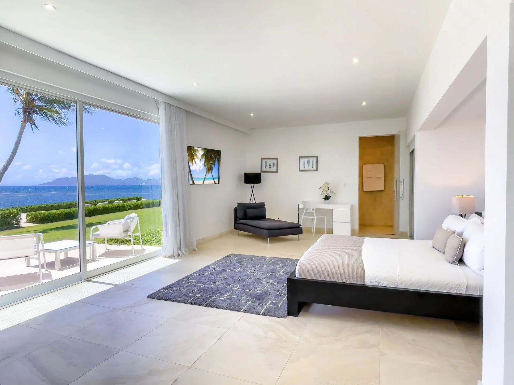 Le Bleu Villa villa photo.