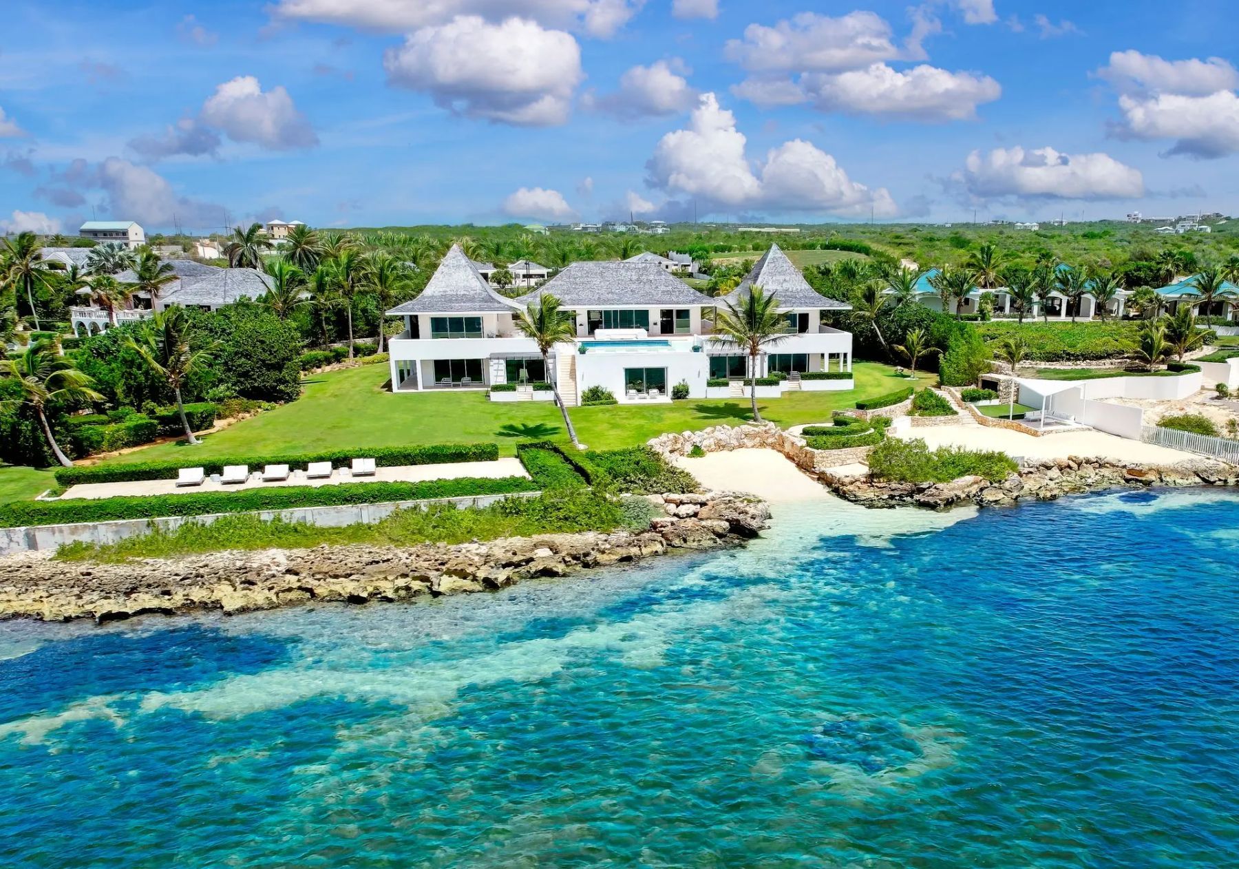 Le Bleu Villa villa photo.
