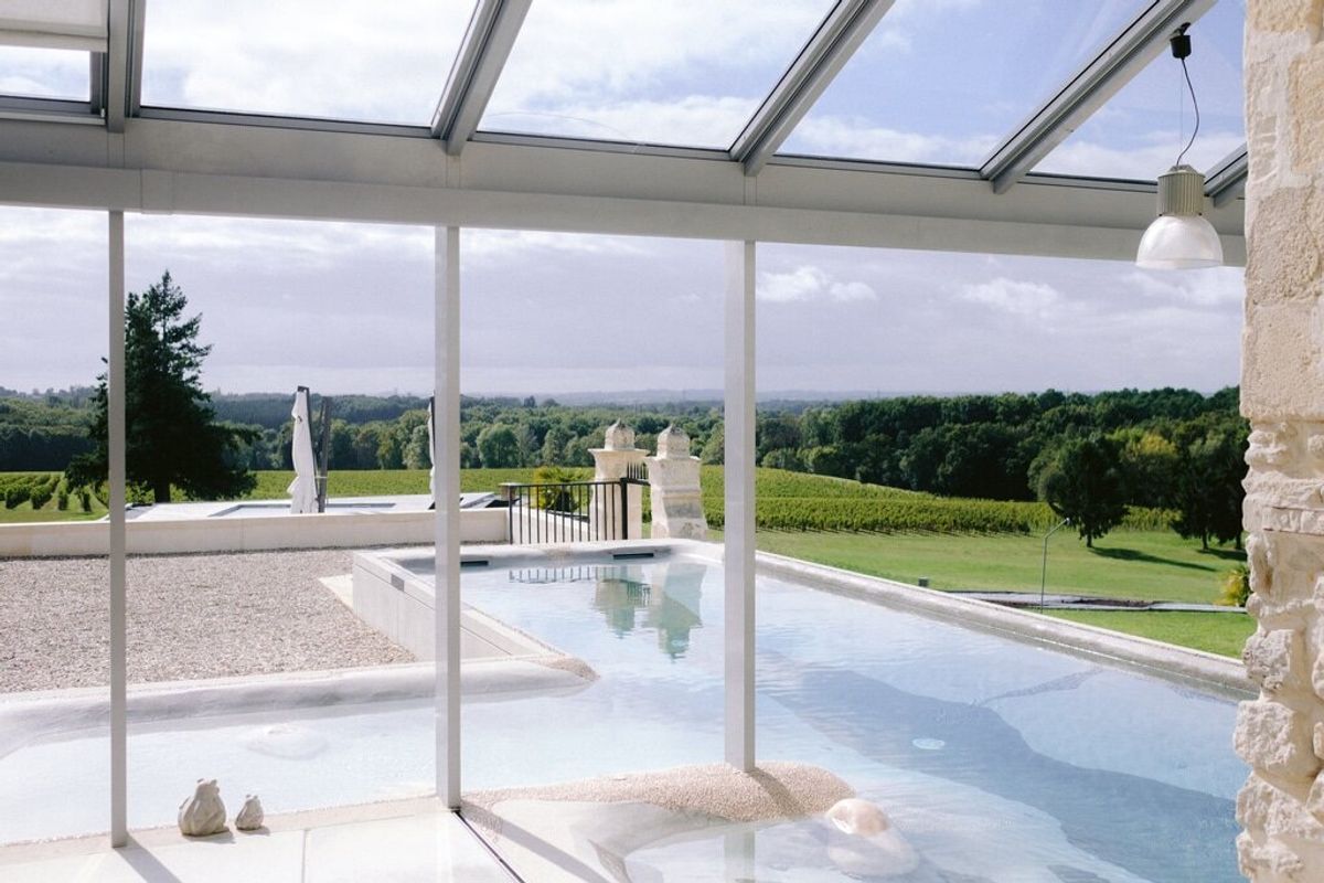Châteaux Saint Emilion villa photo.