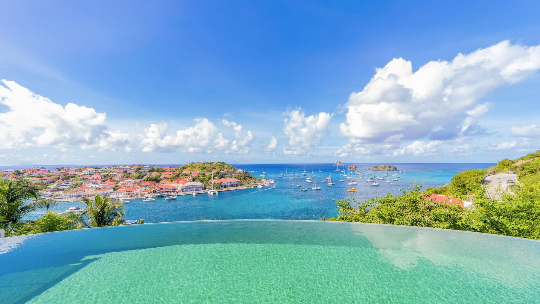 Lam villa located in Gustavia offers fantastic views and a great location.