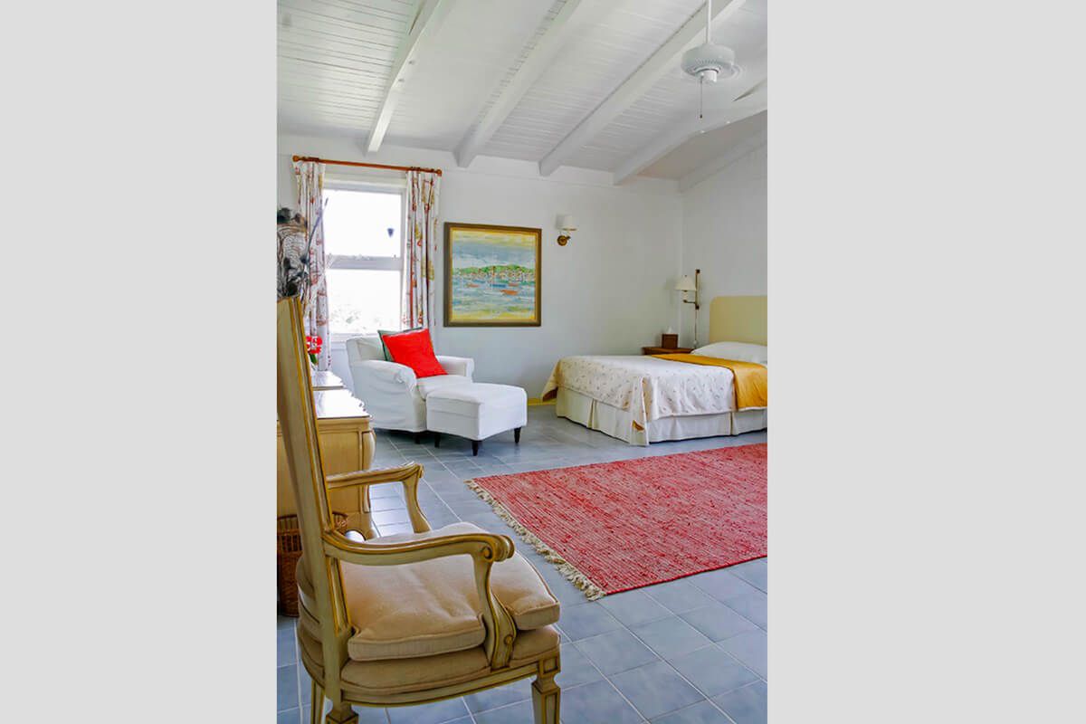 The double bedded queen bedroom at the Flamingo House