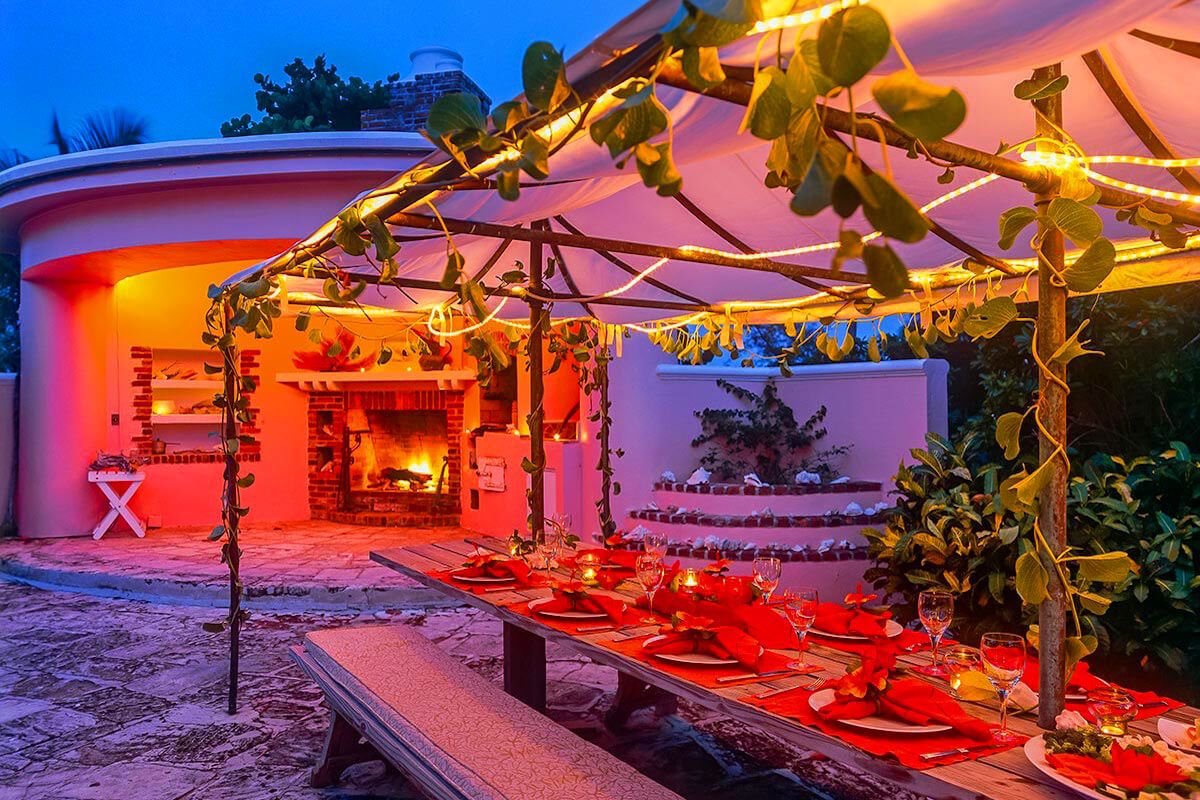 Al fresco dining for a group