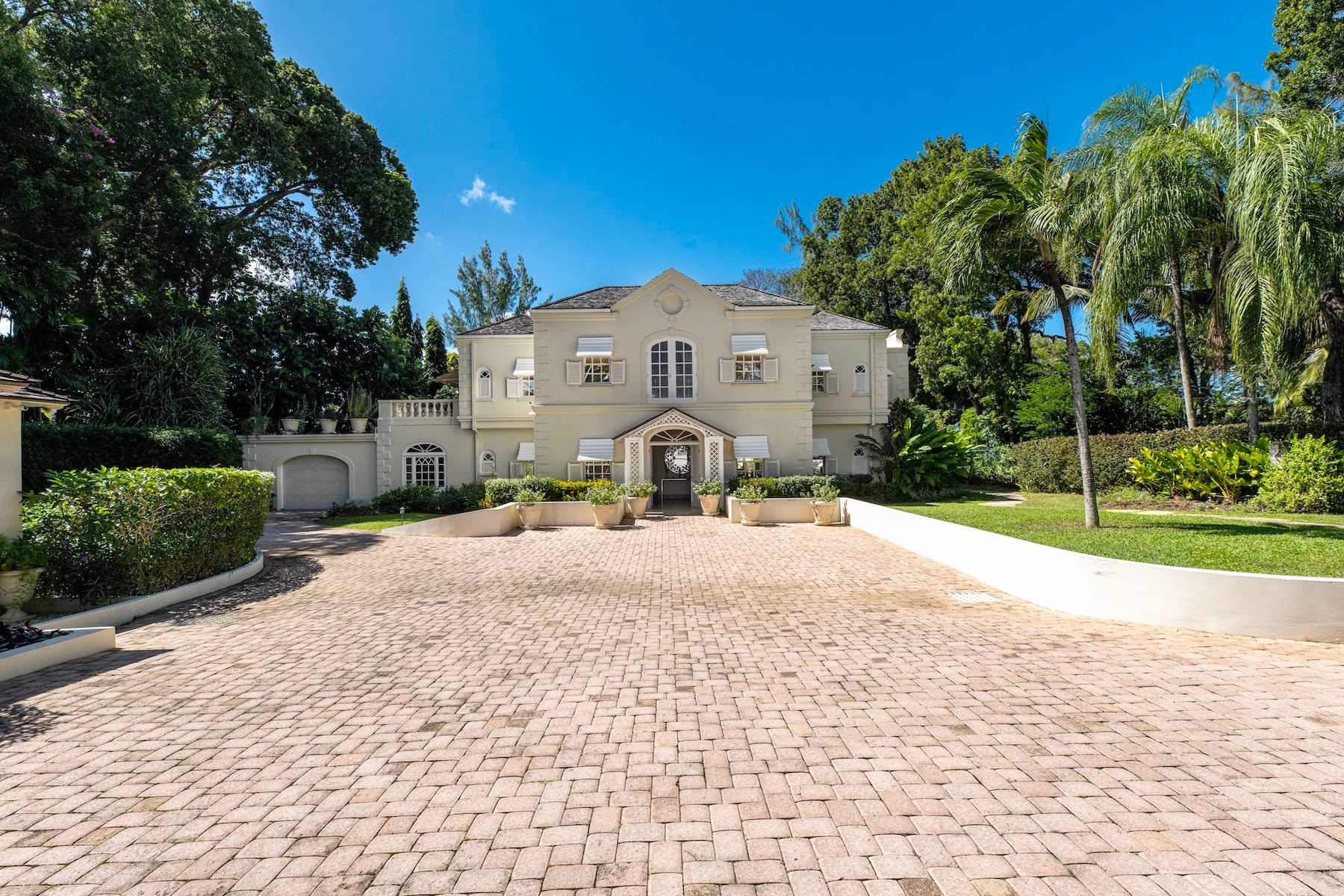 Sandalo villa photo.