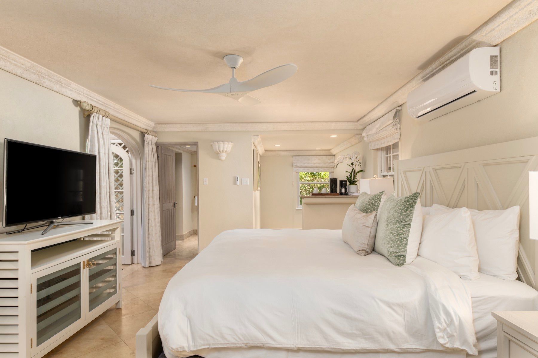 Sandalo villa photo.