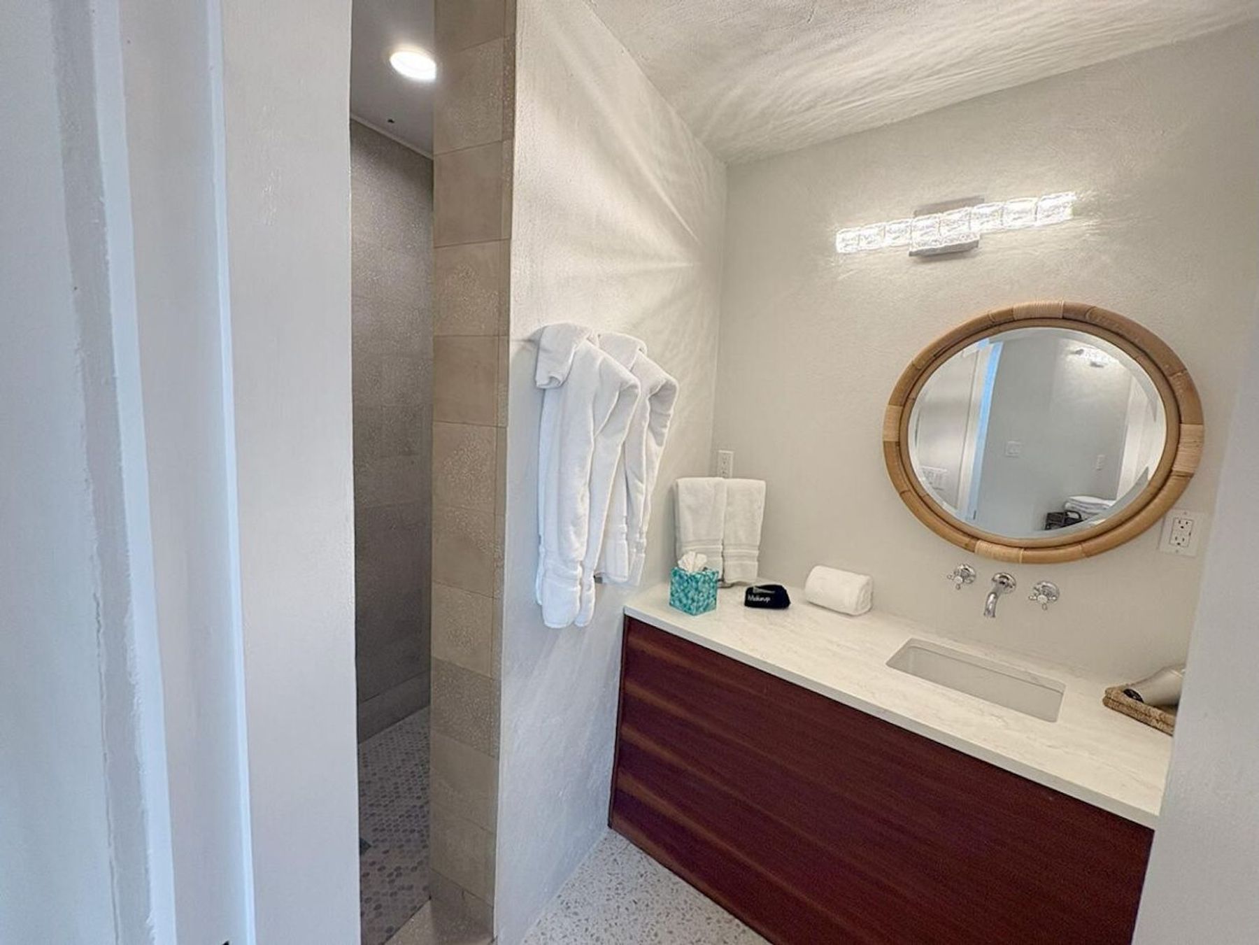 Ensuite