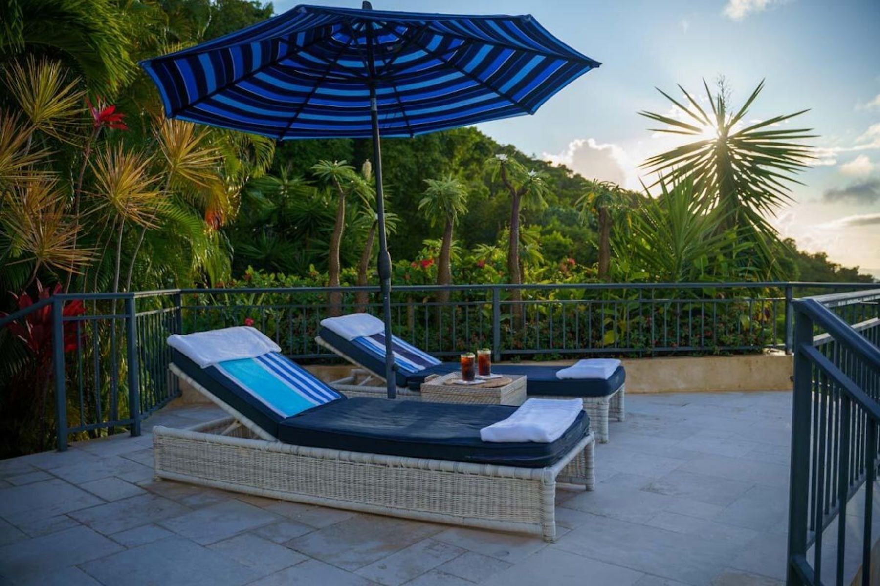 Sun Lounges