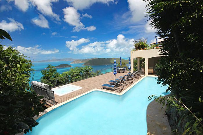 Cinnamon Ridge Villa is located on a hillside above Cinnamon Bay