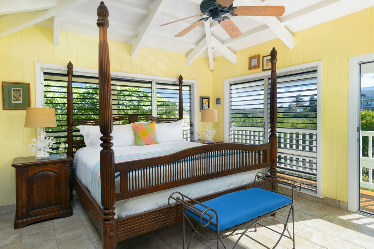 Guest house king bedroom