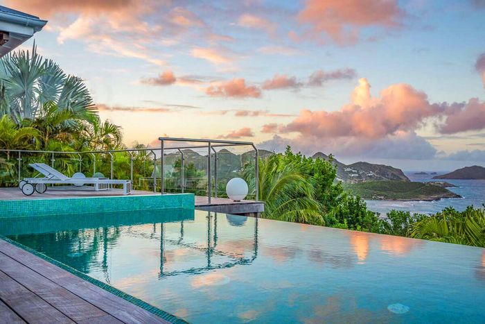 Perched on the hillside - Isia Villa overlooks beautiful St. Jean Bay 