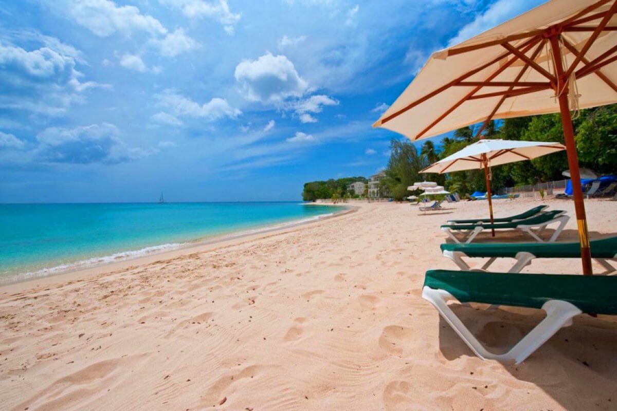 Paynes Bay Beach