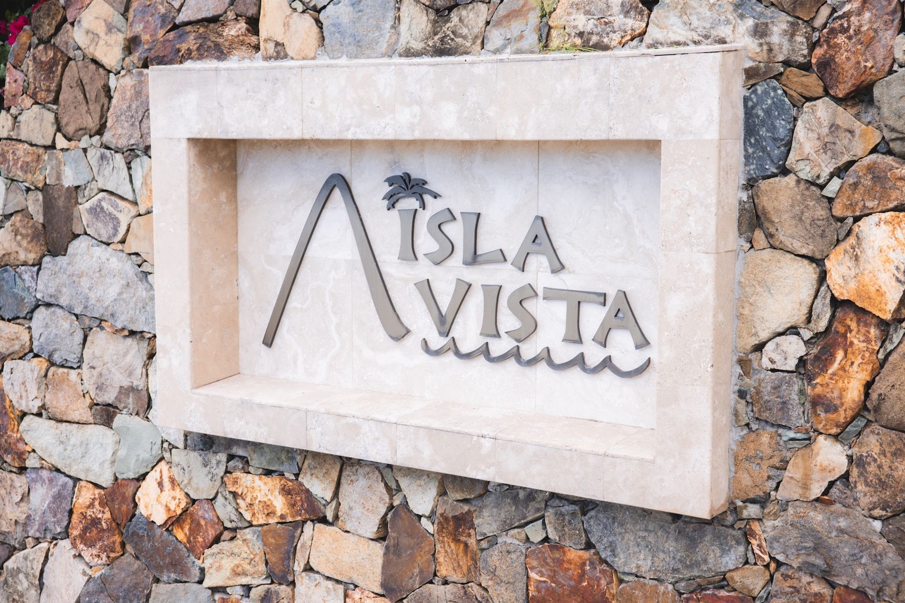 Isla Vista villa photo.