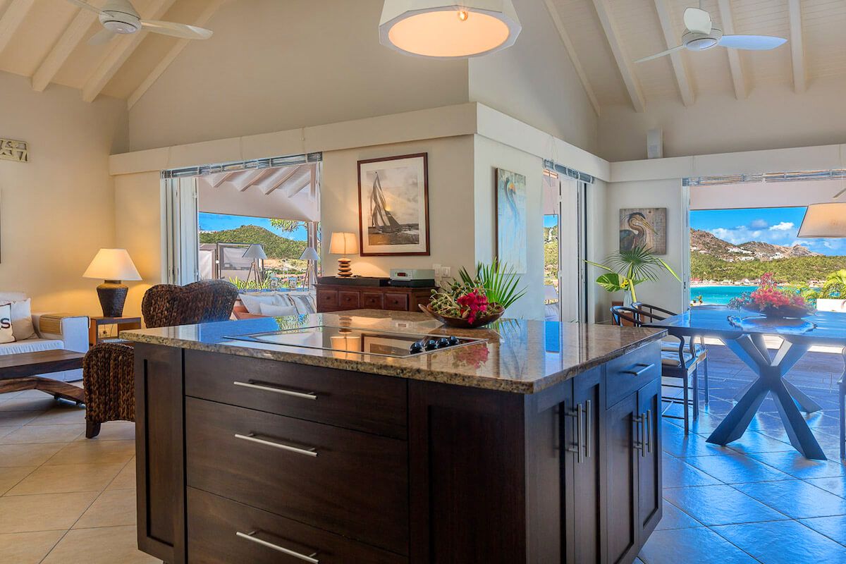 The kitchen has a large working island