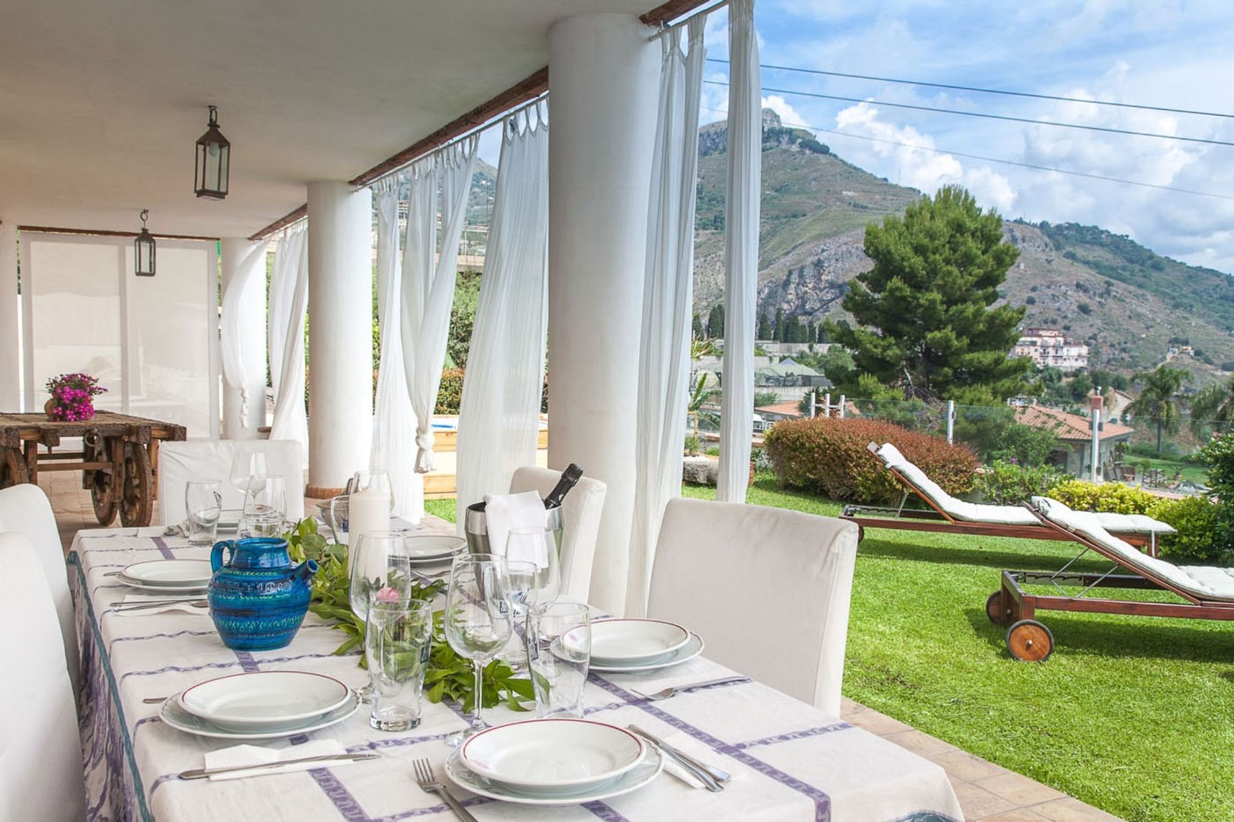 Alfresco Dining