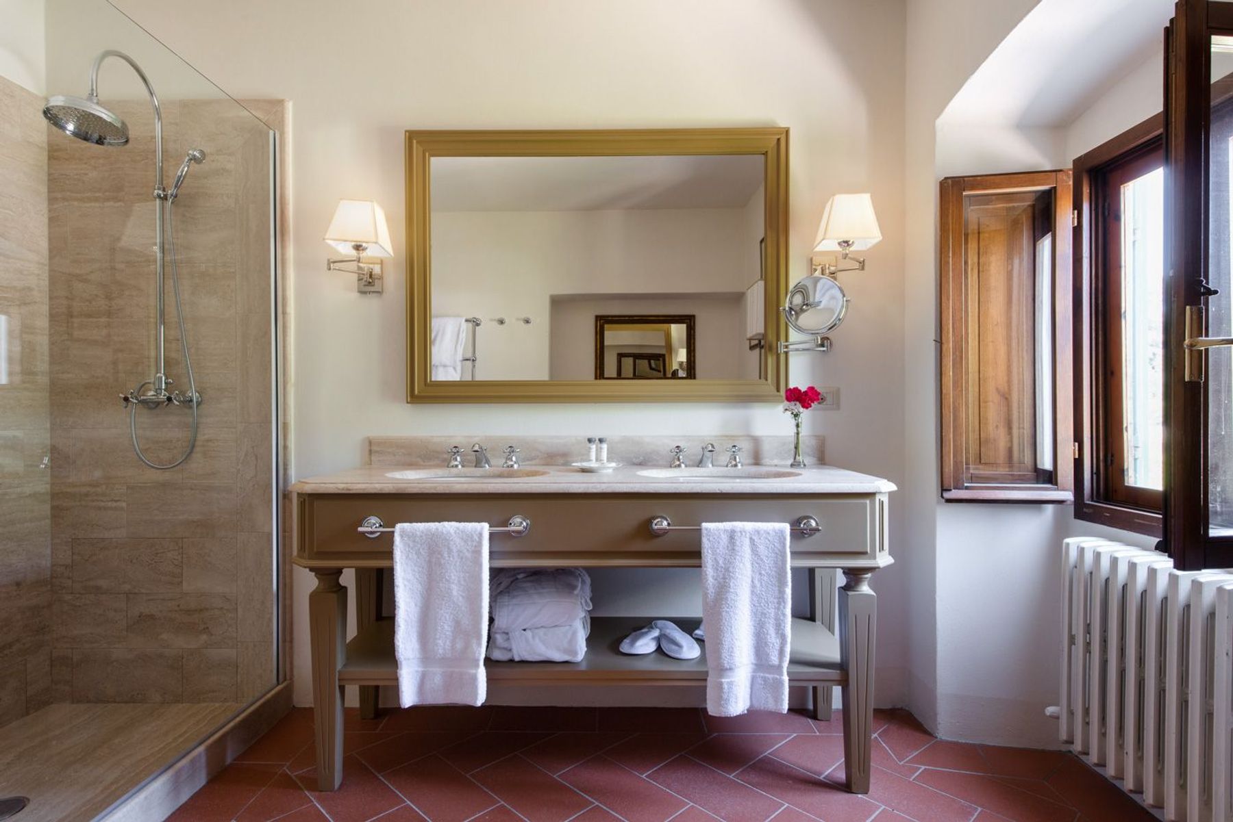 Astra villa photo.