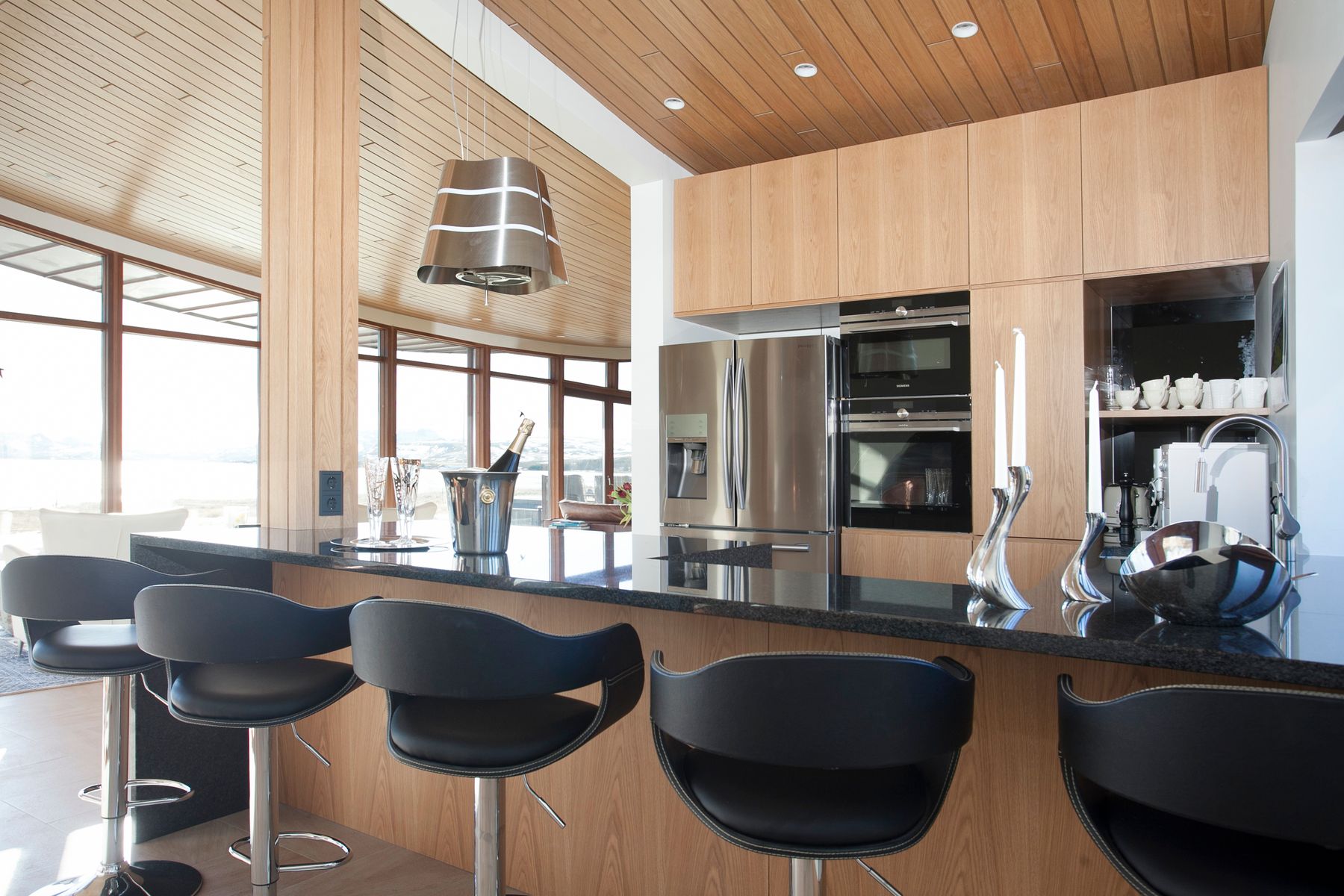 Lakeview Villa villa photo.