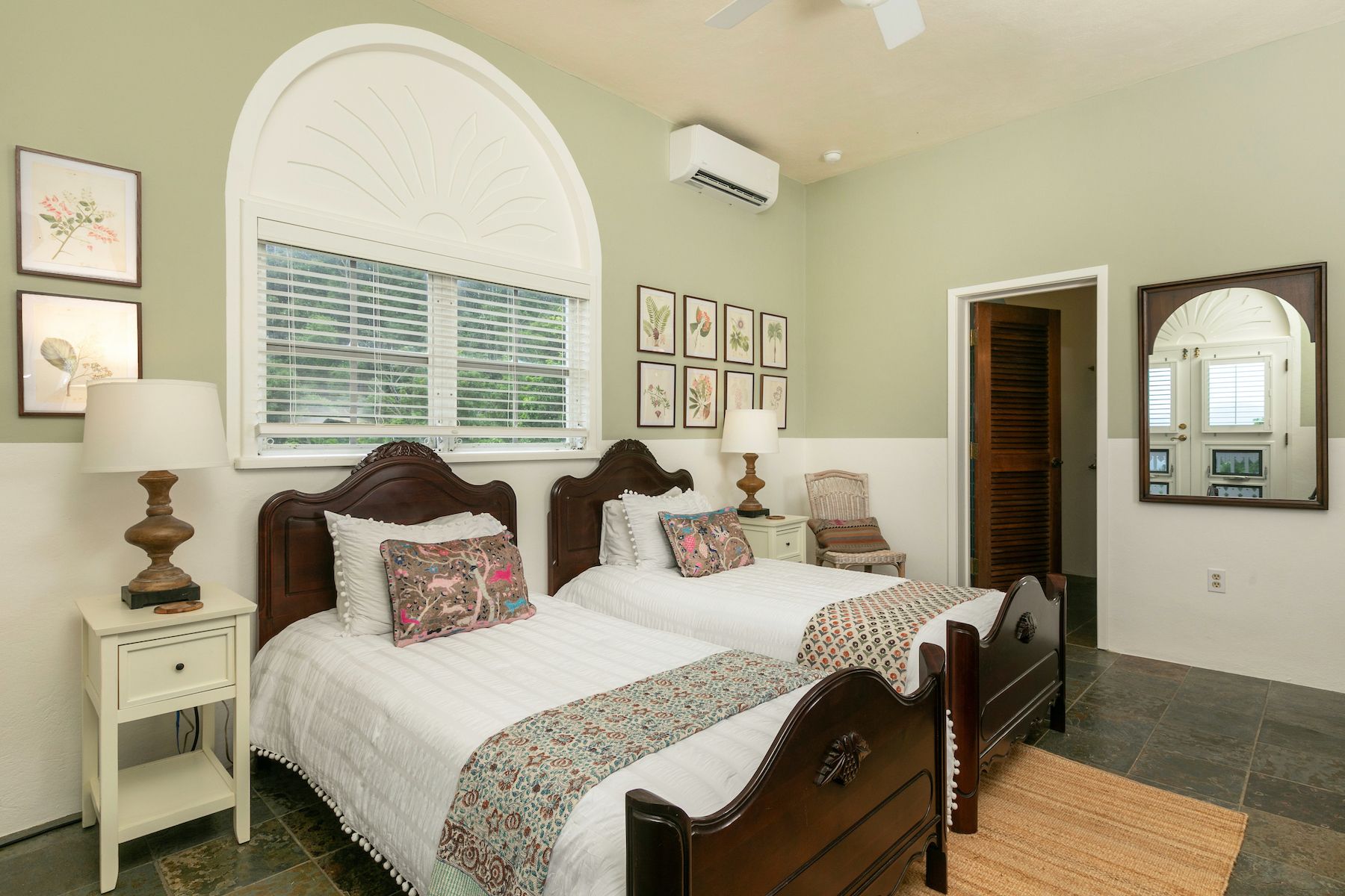 Twin Bedroom