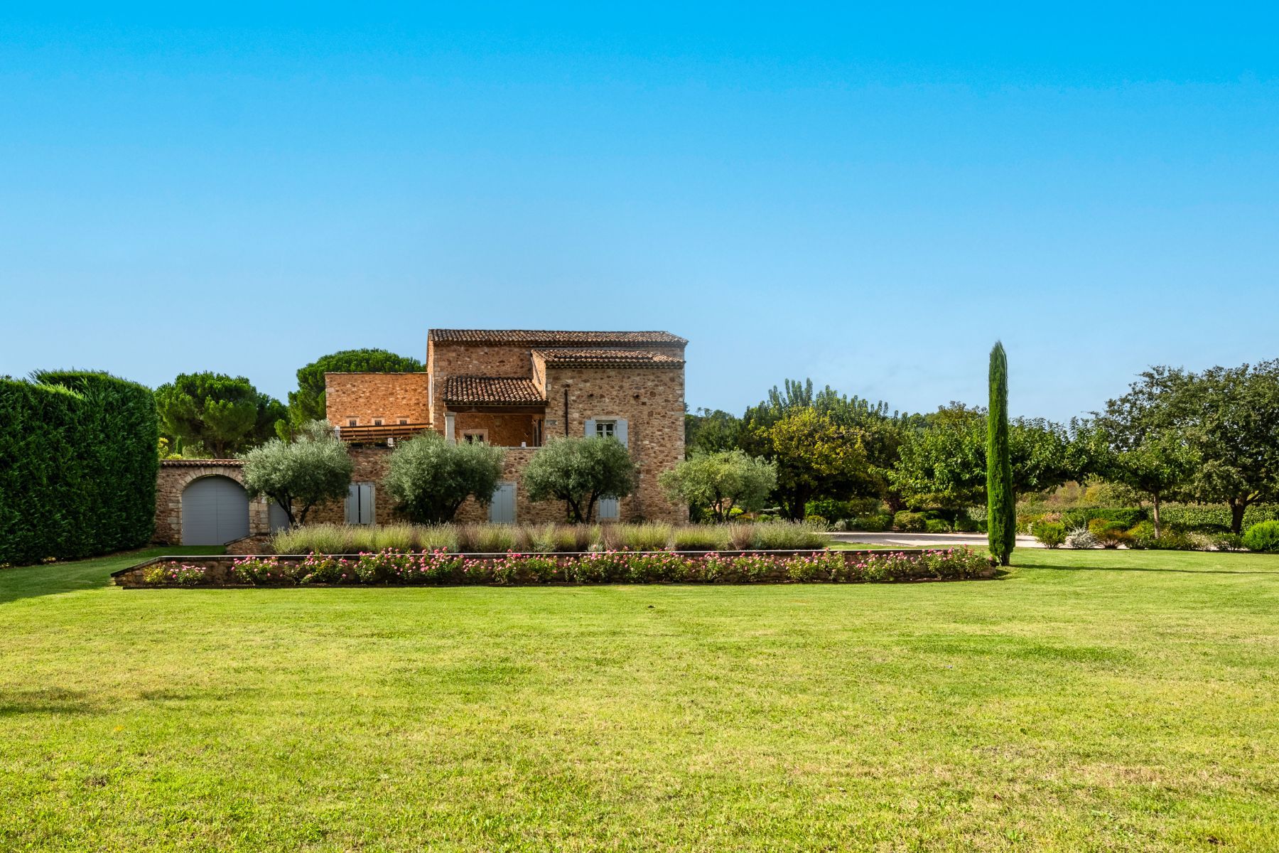 Mas du Milan villa photo.