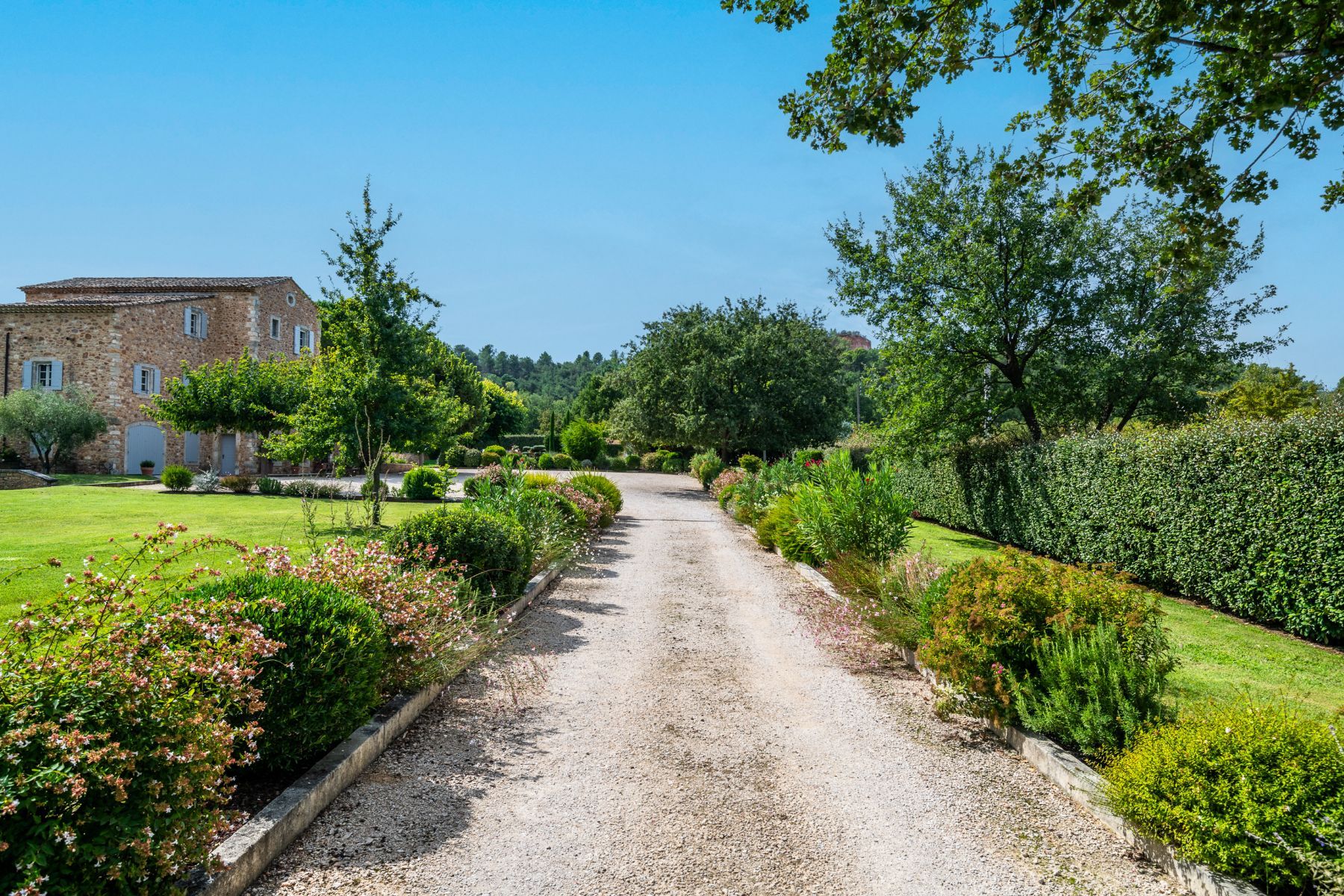 Mas du Milan villa photo.