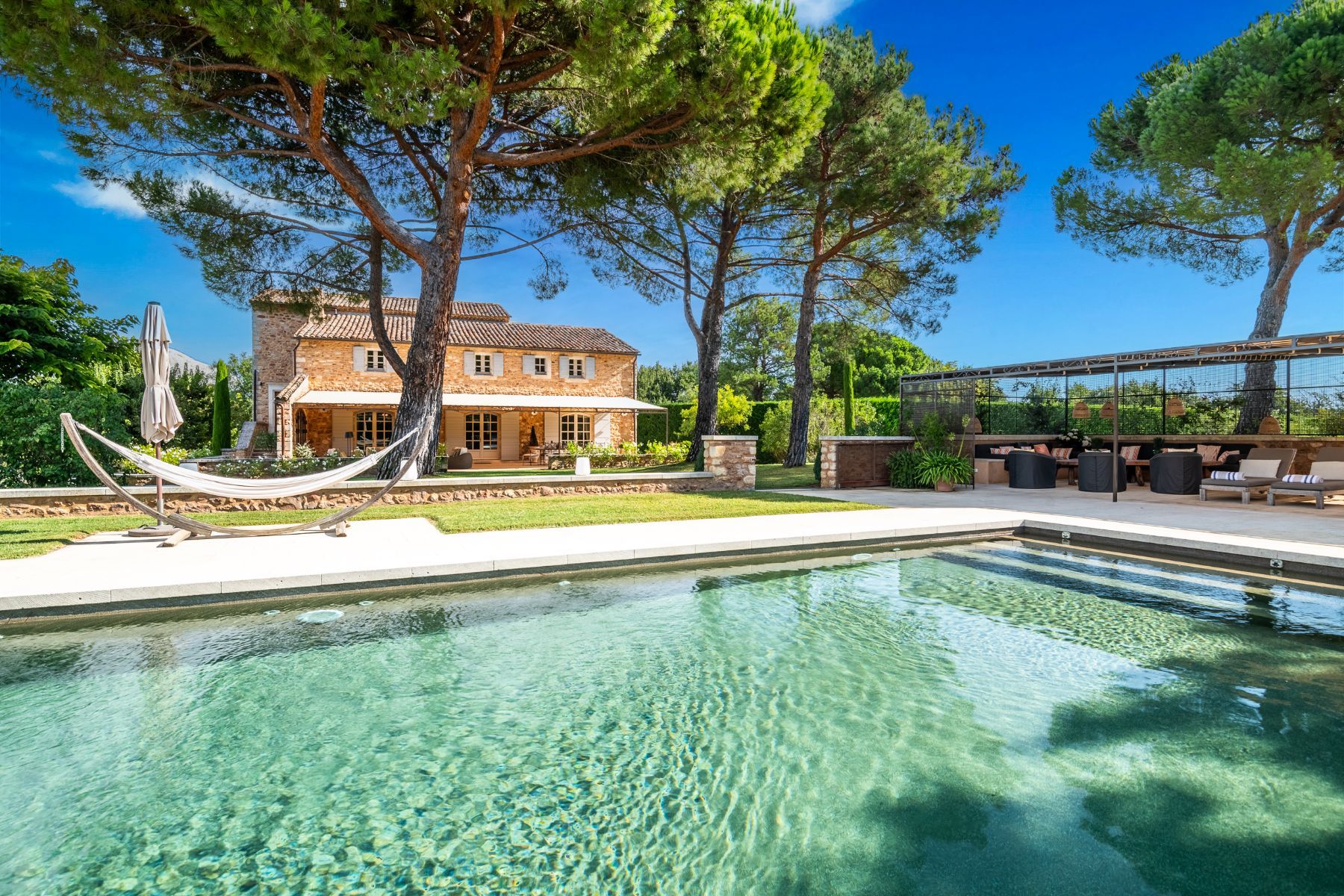 Mas du Milan villa photo.