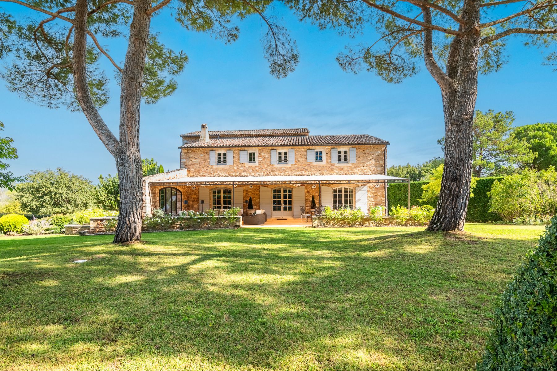 Mas du Milan villa photo.