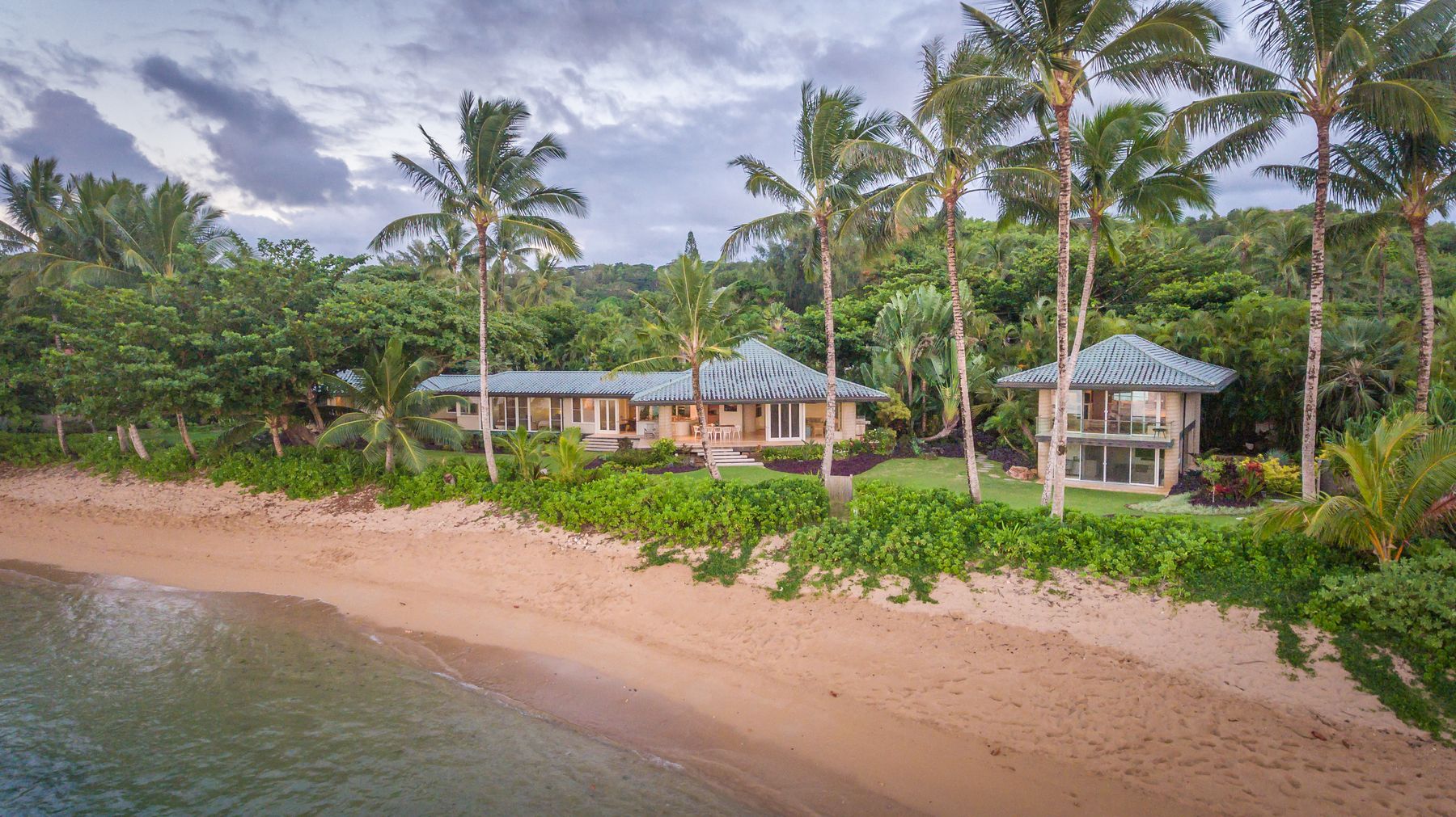 Anini Beach House villa photo.