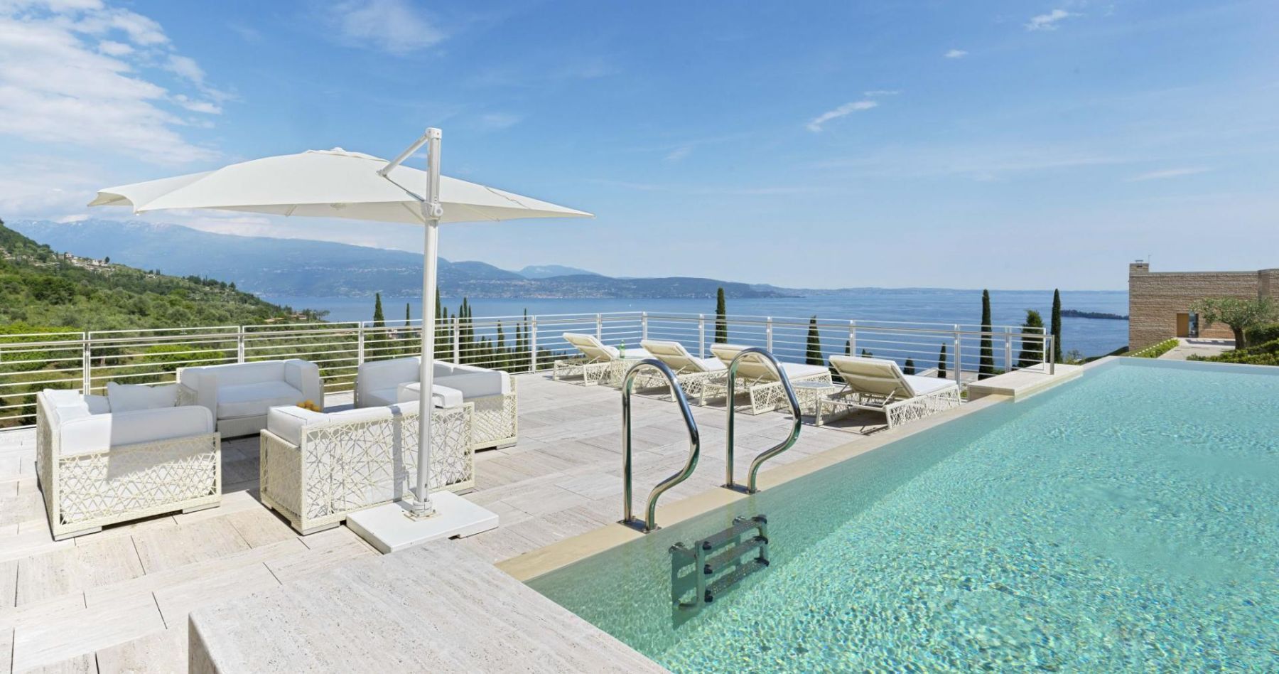 Villa Richard Meier villa photo.