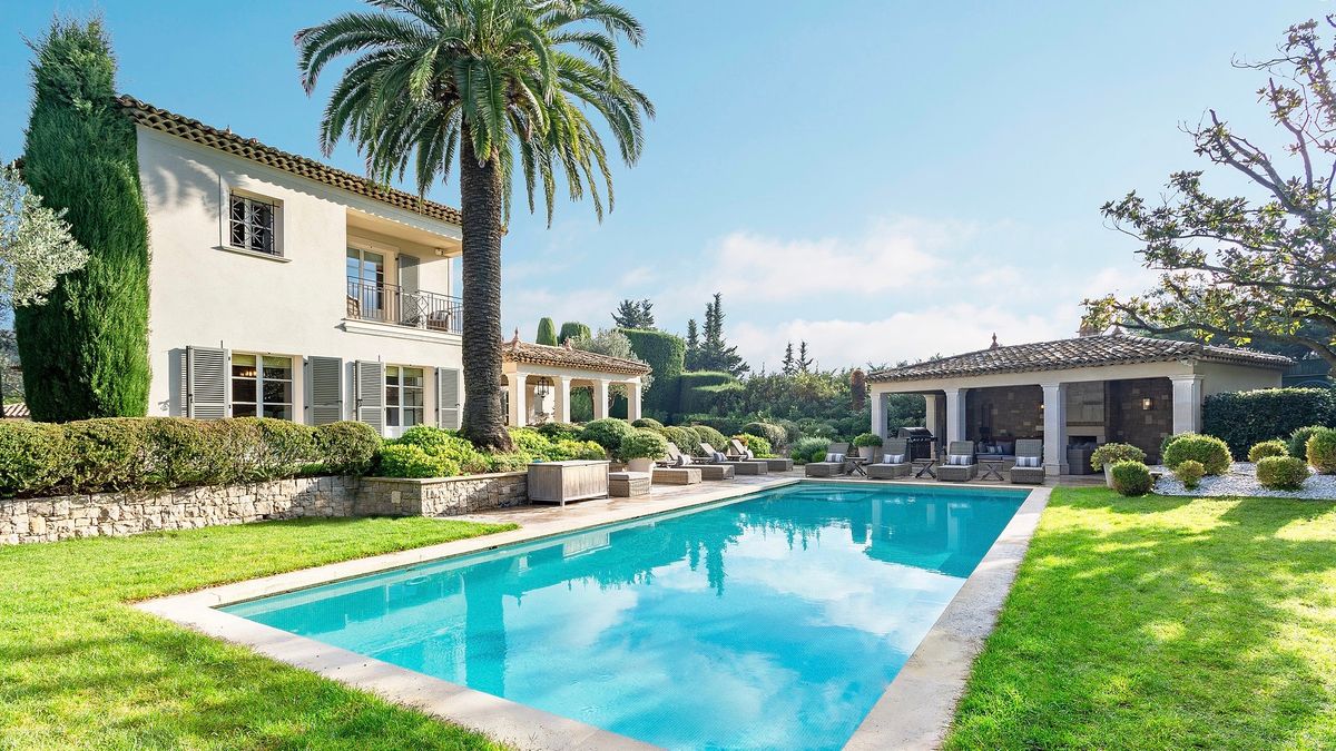 La Souriante villa photo.