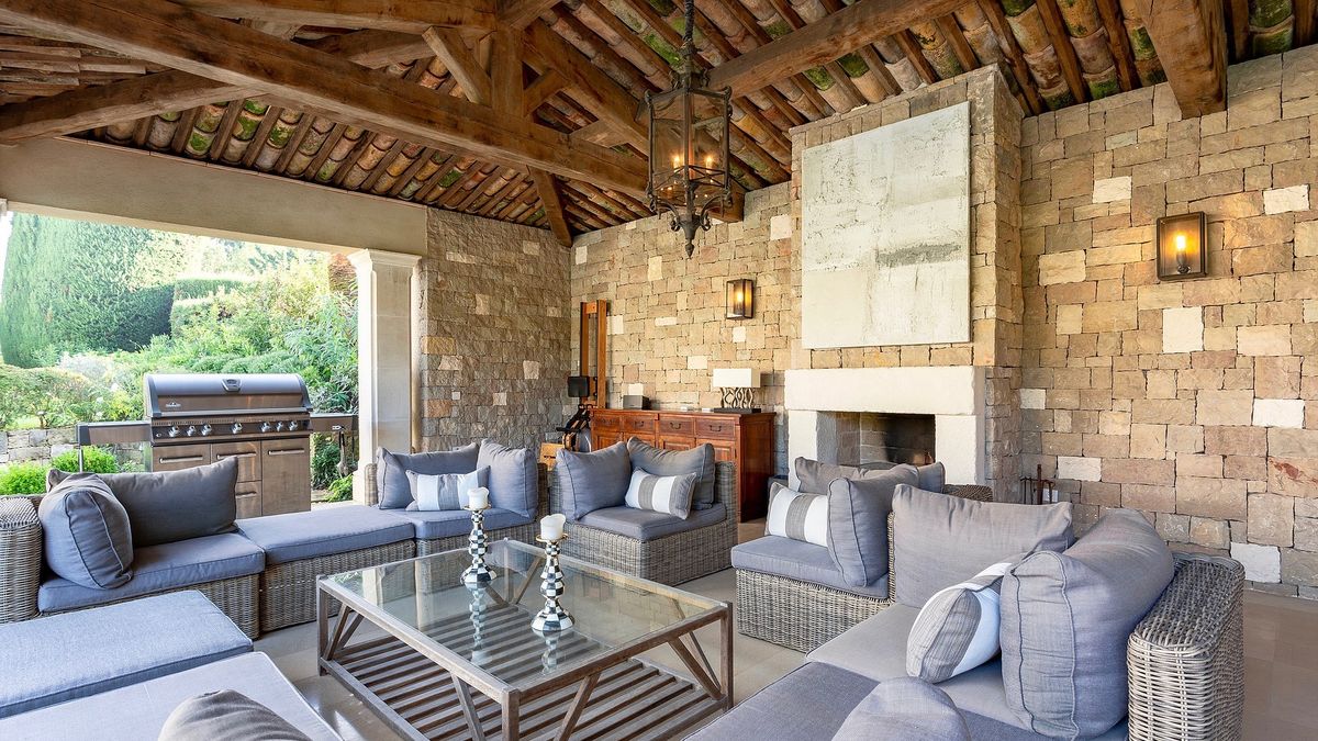 La Souriante villa photo.