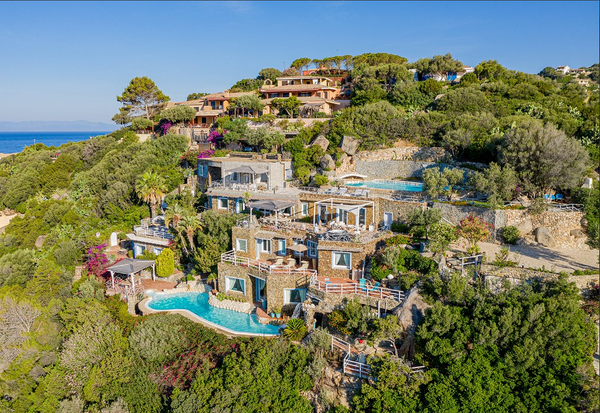 Villa on the Cliff in Sardina