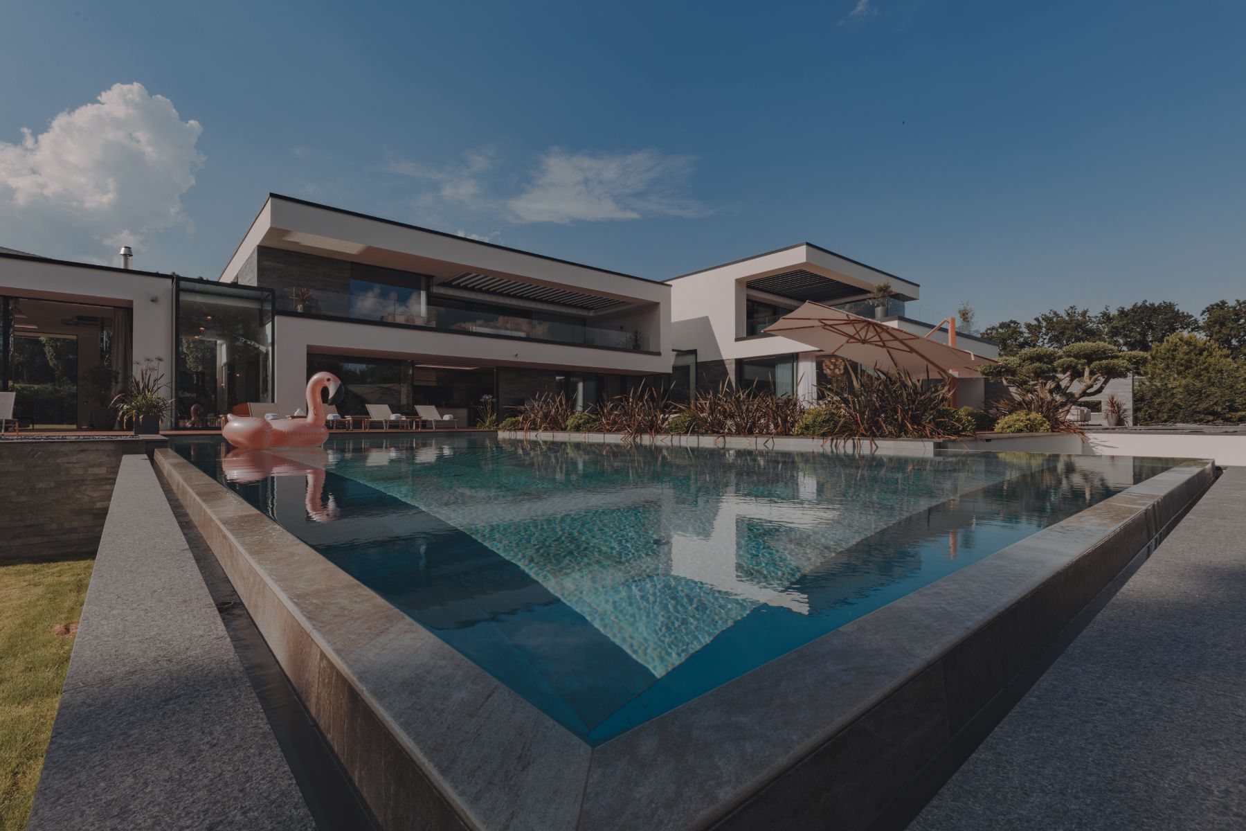 Ultima Geneva Grand Villa villa photo.