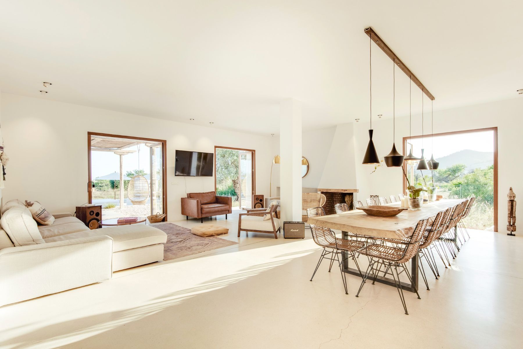 Paloma Blanca villa photo.